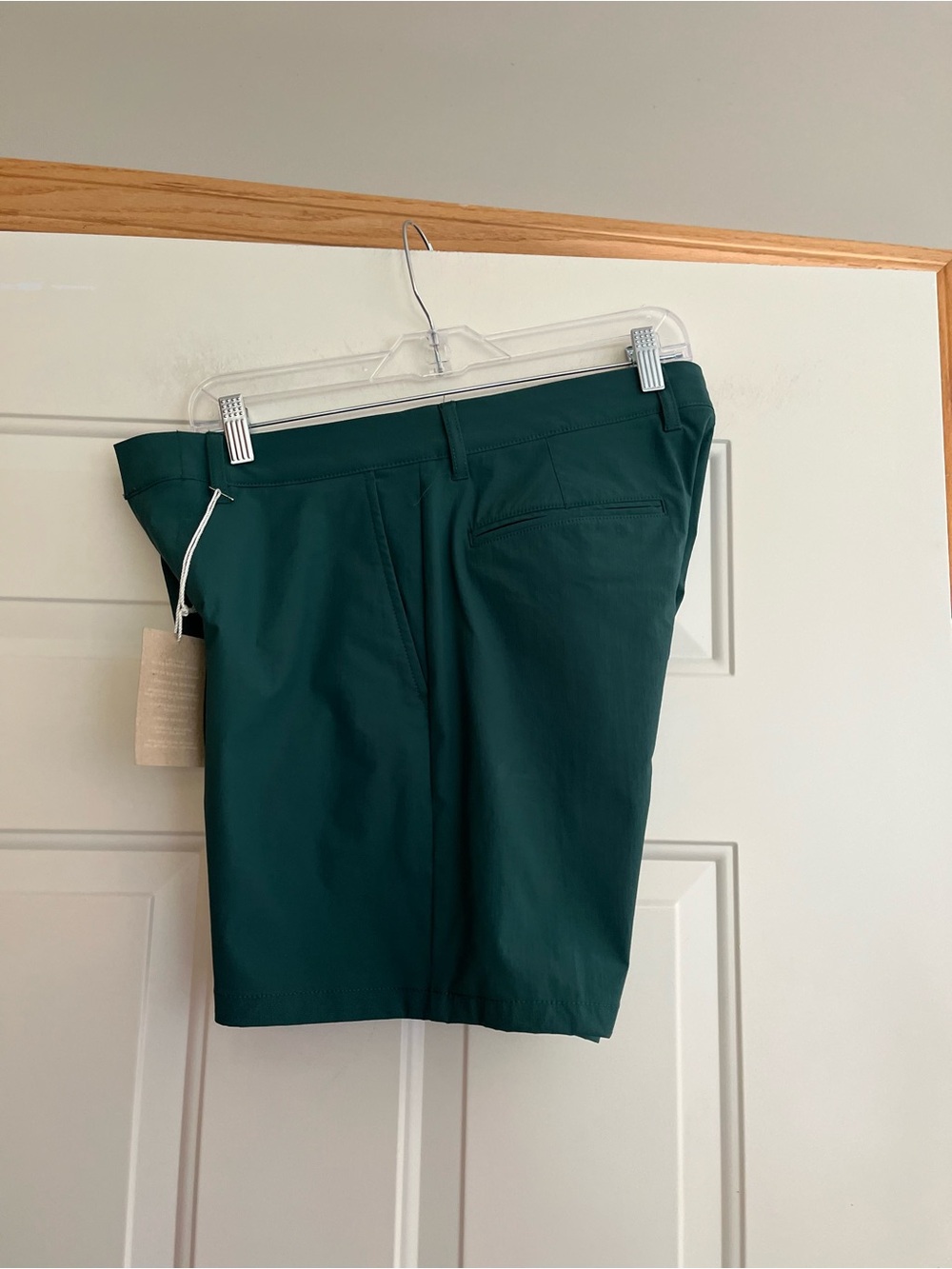 New Men’s J. Crew green 7” tech golf performance short. Size 31” - Picture 3 of 14
